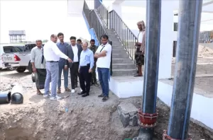 اخبار عدن – باخبيرة والحسني وناجي يزورون الأعمال النهائية لخزان مياه دار سعد في حقل بئر ن