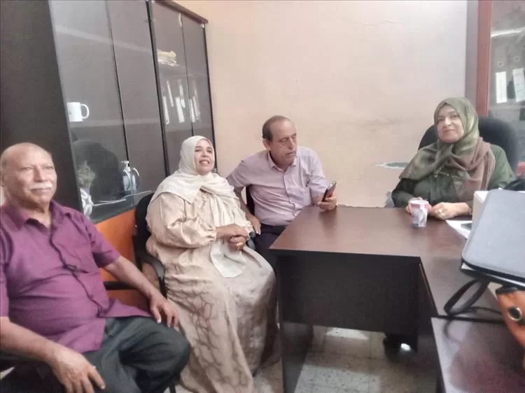 رئيس اللجان المجتمعية بالتواهي يزور مكتب التربية والتعليم ويشيد بأداء الإدارة التربوية في المديرية