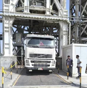 اخبار عدن – رجل الأعمال سمير القطيبي: بدأنا في تصدير إسمنت صيرة للأسواق المحلية وقد يتم الافتتاح قريباً