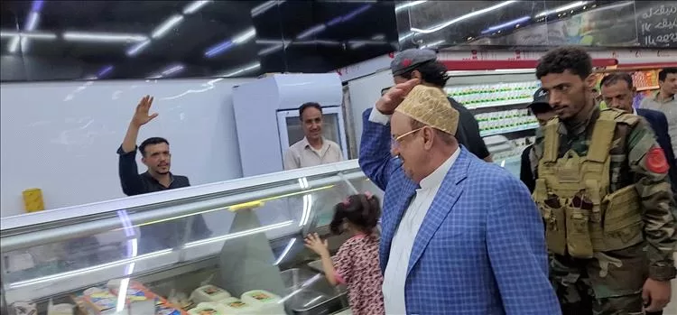 رئيس مجلس النواب سلطان البركاني يزور مجمع عدن مول ومجمع ظمران في المنصورة