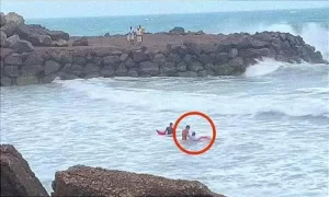 اخبار عدن – شاب يفقد حياته غرقًا وإنقاذ آخرين خلال السباحة في البحر بعدن