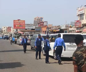 اخبار عدن – شرطة المرور في عدن تطلق حملة شاملة لضبط المركبات المخالفة.