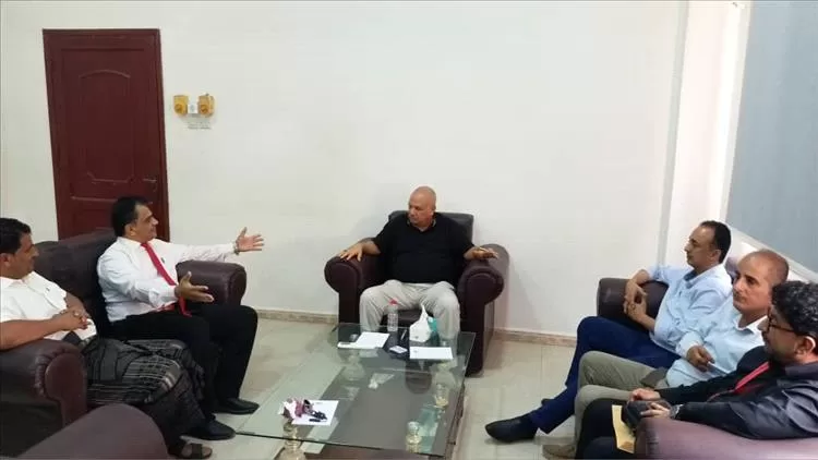 عدن.. البيشي يلتقي مدير عام مكتب الصحة بمحافظة البيضاء لبحث سبل  تعزيز التعاون المشترك