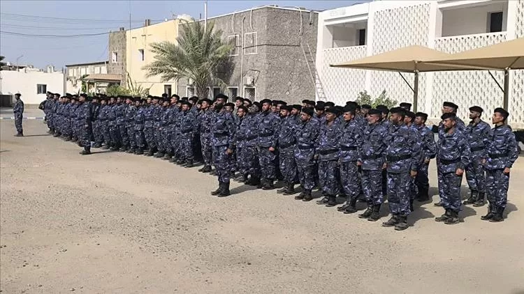 مدير أمن العاصمة عدن يستقبل الدفعة السابعة من منتسبي البرنامج التأهيلي الأمني بدعم من دولة الإمارات