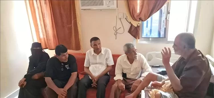 قيادة انتقالي دارسعد تزور معلمين مقعدين وتؤكد دعمها للكادر التربوي