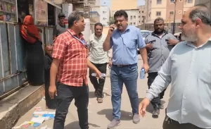 اخبار عدن – مدير عام المنصورة يؤكد على ضرورة متابعة ضبط المواد الغذائية منتهية الصلاحية