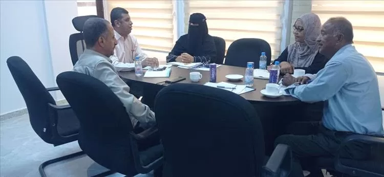 وكيل وزارة الصناعة لقطاع التجارة الداخلية يناقش آلية ضبط أسعار اللحوم والدواجن والأسماك