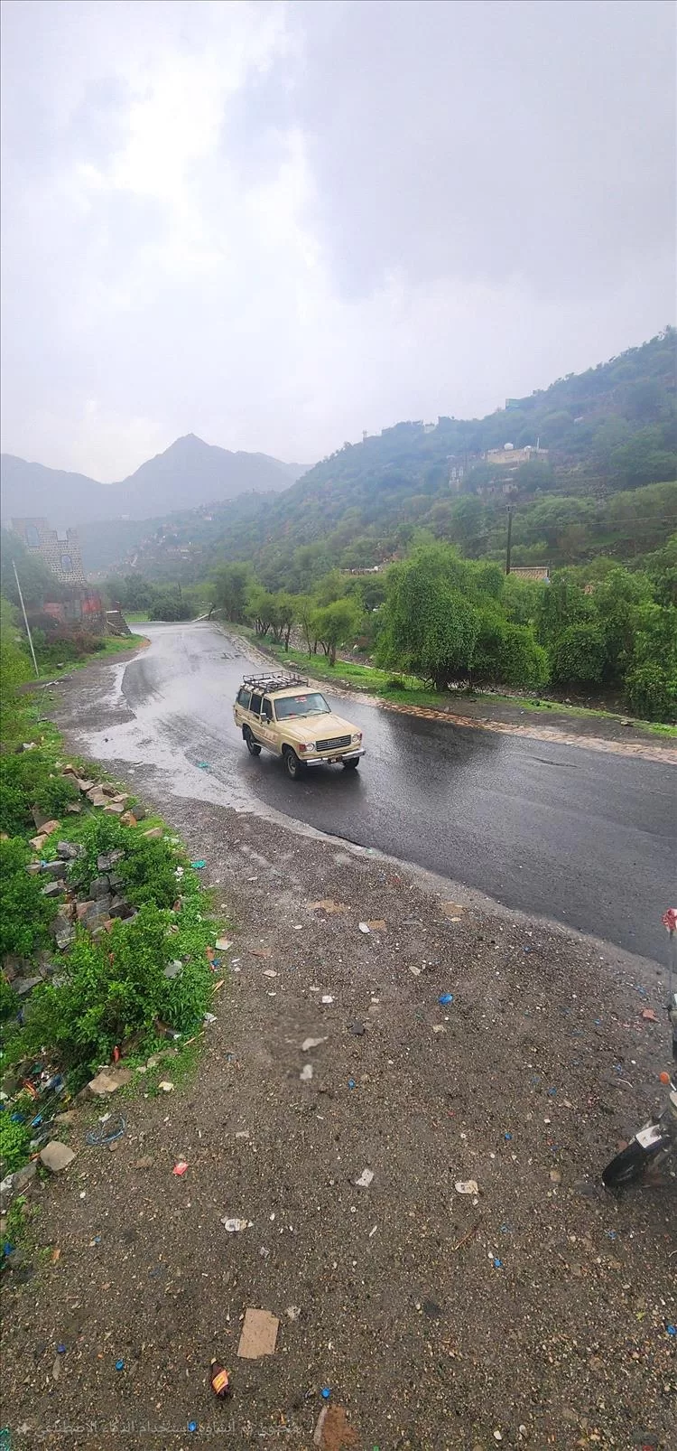 تعز تشهد هطول أمطار غزيرة على مختلف المديريات