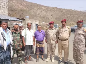 اخبار وردت الآن – العميد سند الرهوي يصل جبهة ثرة لتطبيق قرارات اللجنة الاستقرارية وفتح الطريق