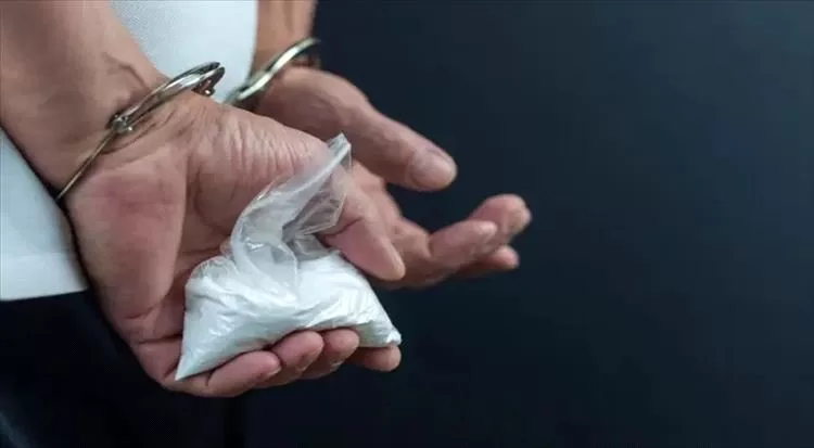 ضبط ثلاثة مهربين بحوزتهم مواد مخدرة في المضاربة ورأس العارة بلحج