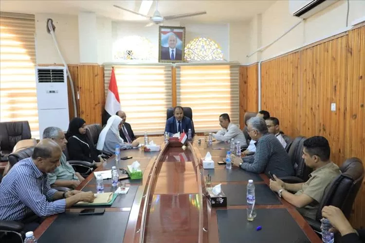 الوكيل العامري يطلع على إجراءات تنفيذ مشروع تعزيز الوعي الصحي لزيادة الطلب على التحصين في مديريتي تريم والقطن