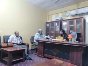 اخبار وردت الآن – لقاء مدير عام خنفر اليوسفي مع مدير عام الأشغال السنةة والطرق في محافظة أبين