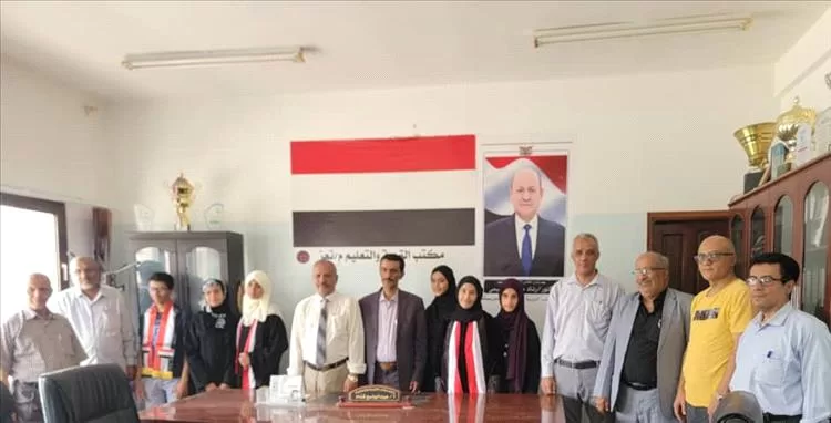 مدير مكتب التربية والتعليم بتعز يستقبل الطلبة المتأهلين للمشاركة في مسابقة تحدي القراءة في دبي ومؤسسة معكم تساهم في تكريمهم