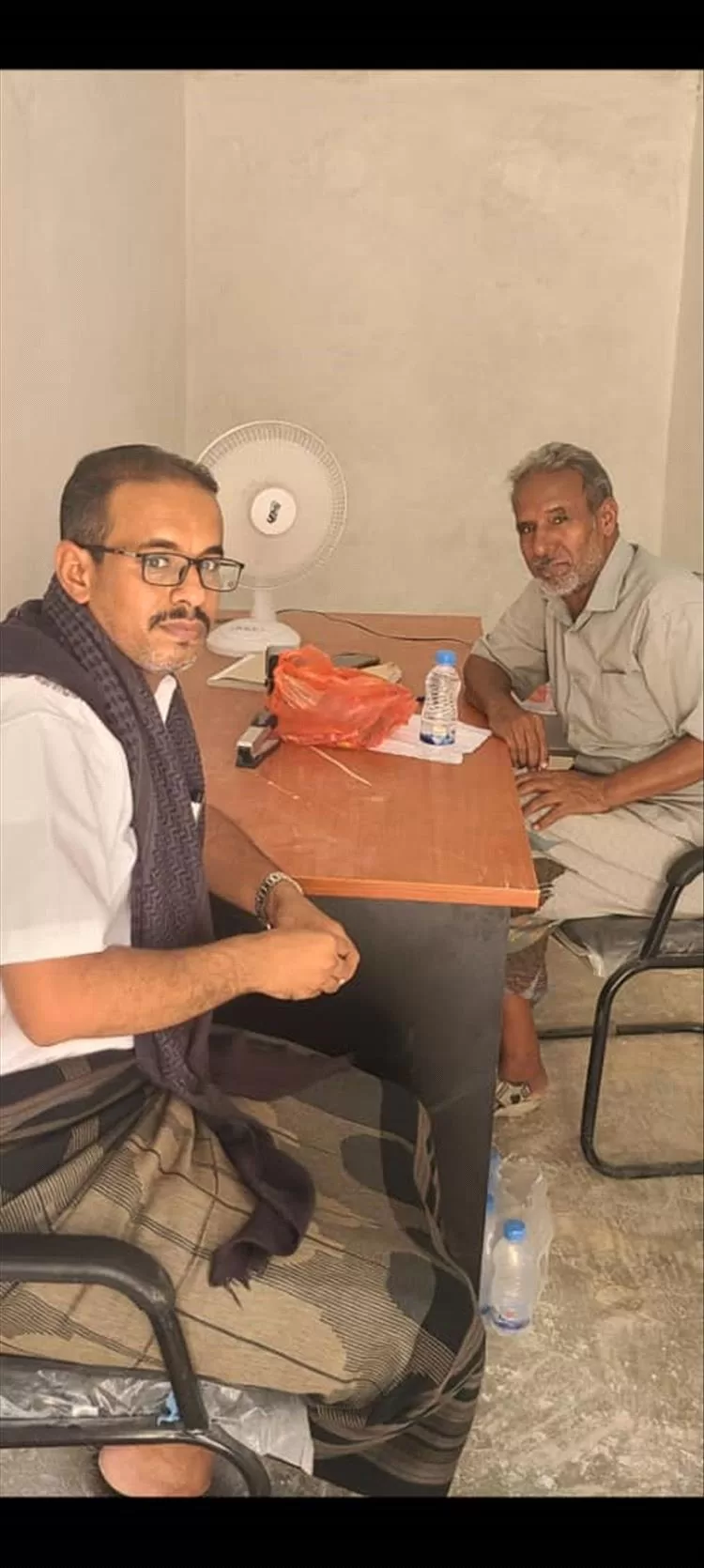 مدير مؤسسة المياه بمديرية القطن يدشن مكتب التحصيل بمنطقة العقاد