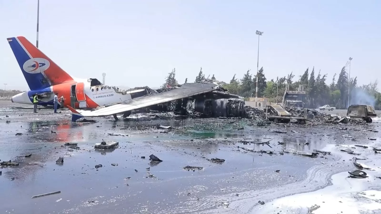 استمرار إغلاق مطار صنعاء يؤدي إلى أزمة دواء محلية