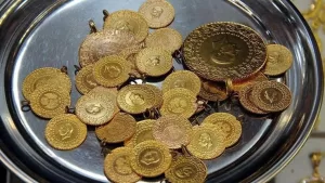 انخفاض أسعار الذهب بعد الوصول إلى ذروة تاريخية