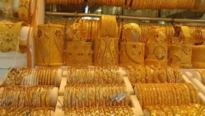 انخفاض أسعار الذهب عالمياً بعد تراجع المخاطر الجيوسياسية