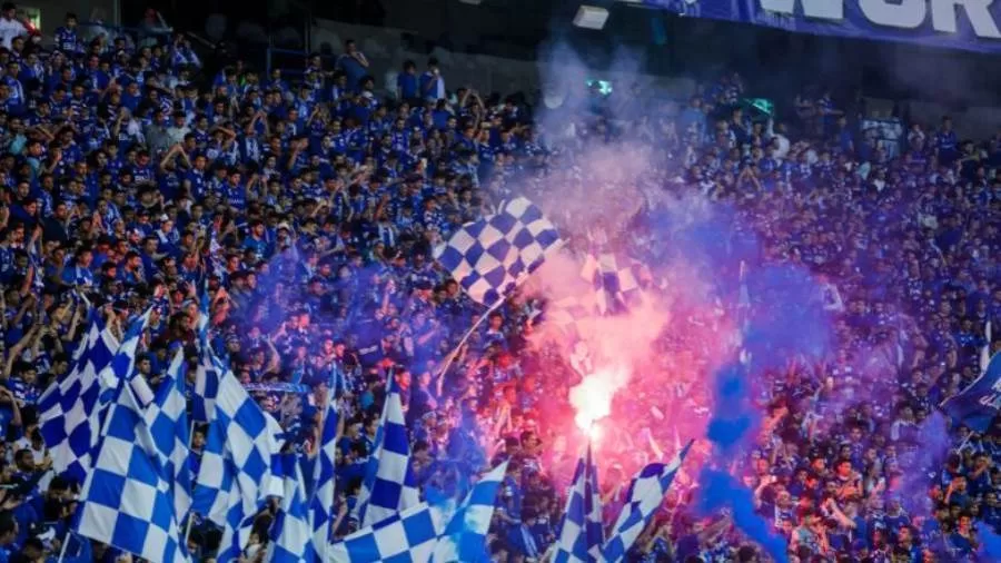 بوابة روز اليوسف | صرخة الجماهير الإلكترونية تمنع "الزعيم" من نجم ليفربول