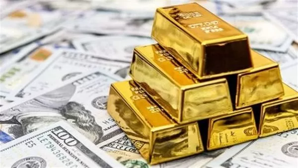 أسعار الذهب تتراجع مع صعود الدولار وانخفاض حدة التوترات التجارية