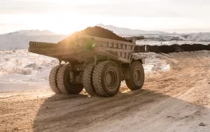 بدأت نيومونت في جني ثمار التخفيضات