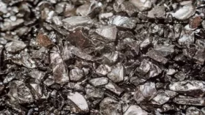 تعزز شركة آيونكري إنتاج العناصر الأرضية النادرة الثقيلة في مصنع بلفاست