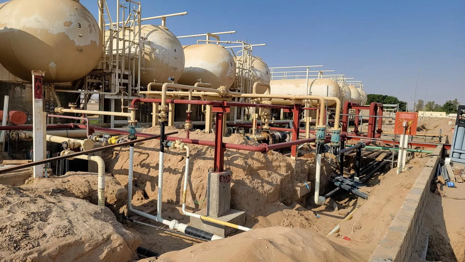 تلاعب وتباين في أسعار العملات شركات الصرافة تتداول بعائدات النفط