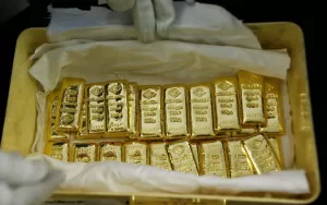 زيادة أسعار الذهب عند إغلاق معاملات الأربعاء بسبب التوترات بين ترامب ورئيس الاحتياطي الفيدرالي