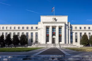 زيادة أسعار الذهب في المستقبل: ضغوط الاحتياطي الفيدرالي ونمو مبيعات التجزئة وبيانات اقتصادية قوية