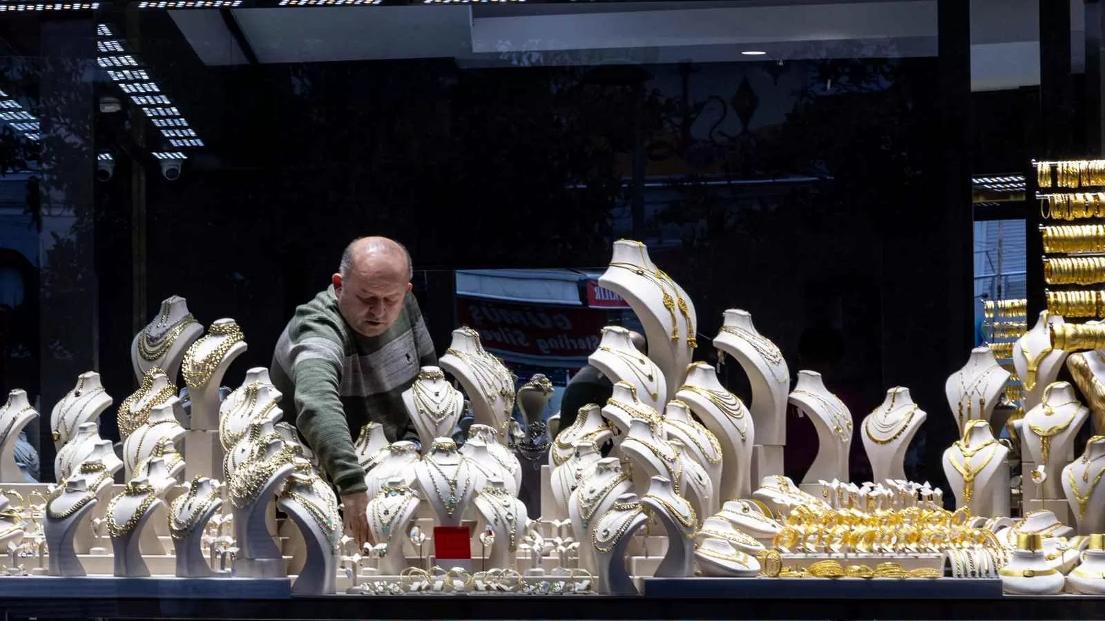 ارتفاع طفيف في أسعار الذهب في تركيا اليوم مع استقرار المعدن عالمياً | إرم بزنس