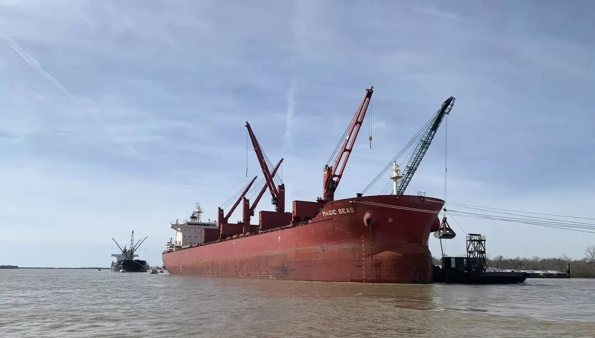 زيادة عدد السفن الغارقة في البحر الأحمر إلى ثلاث تفاصيل