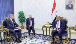 زيارة المبعوث الدولي إلى عدن: محاولات سياسية تواجه تحديات الانقسام المالي والانهيار الاقتصادي – شاشوف