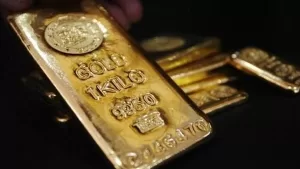 سعر الذهب الحالي لحظيًا.. أسعار عيارات 18 و21 اليوم في أسواق المجوهرات