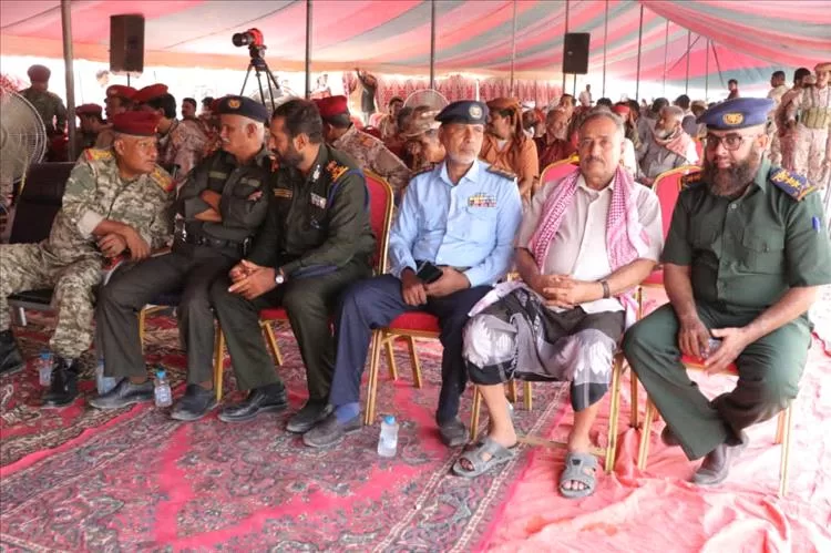 عاجل: الديسة تحتضن اجتماعًا لمناقشة قضية استمرار اعتقال العميد اليميني بحضور قيادات عسكرية وأمنية وقبلية