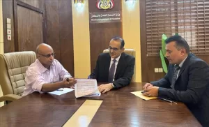 عناوين عدن – إبرام اتفاقية تعاون إعلامي بين مؤسسة عدن الغد ووزارة الرعاية الطبية السنةة والسكان