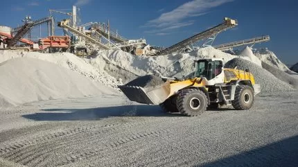 غانا تسعى لتقليل فترات الترخيص وزيادة استثمارات المجتمع