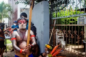 قادة الأمازون يبعثون برسالة مظلمة حول تجارة الذهب إلى لندن