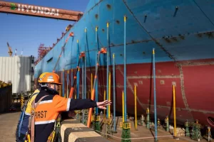 كوريا الجنوبية تقدم عرضاً لترامب بشأن ‘اتفاقية لبناء السفن’ لتجنب الرسوم الجمركية المتوقعة – شاشوف