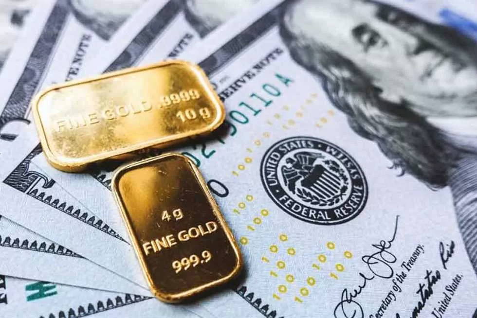 ما علاقة انخفاض أسعار الذهب بالدولار؟.. خبير يُجيب | المصري اليوم