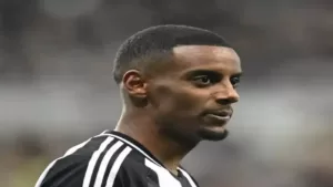 ليفربول يشرح صفقة إيزاك .. هل يمكن للهلال الاستفادة من قواعد اللعب المالي العادل؟