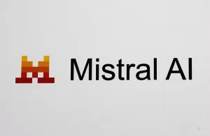 ما هو Mistral AI؟ كل ما تحتاج لمعرفته عن المنافسة لـ OpenAI