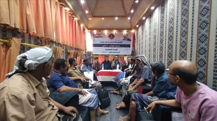 تنفيذية انتقالي مكيراس تعقد اجتماعها الدوري وتجدد دعوتها لتحرير المديرية وانهاء الاحتلال