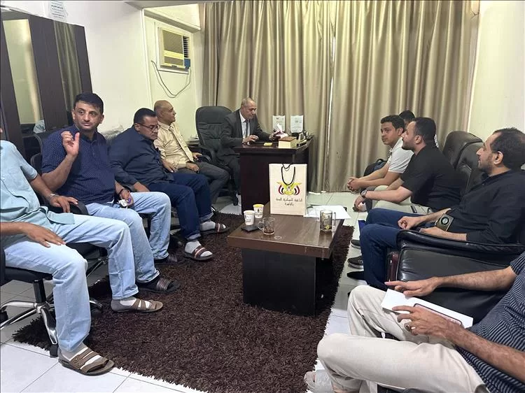 وكيل محافظة تعز يلتقي اللجنة الطبية الحكومية المكلفة بعلاج جرحى الجيش الوطني والمقاومة الشعبية في القاهرة