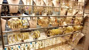 هل الوقت ملائم لشراء الذهب؟ خبير يشارك رأيه وتوقعاته للأسعار