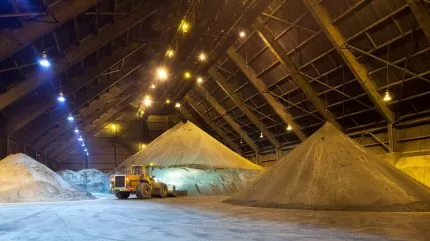 وزير إندونيسيا يطلب رفع حظر التصدير على النحاس لصالح عُمان