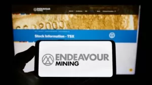 يوافق مسعى واثنين من منتجي الذهب على رمز التعدين الجديد في مالي