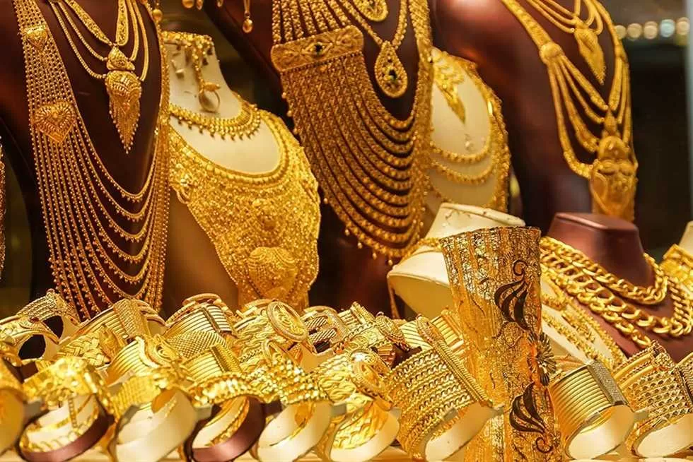سعر الذهب اليوم الإثنين 4 أغسطس 2025 في الصاغة.. وعيار 21 الآن بعد آخر ارتفاع  | المصري اليوم