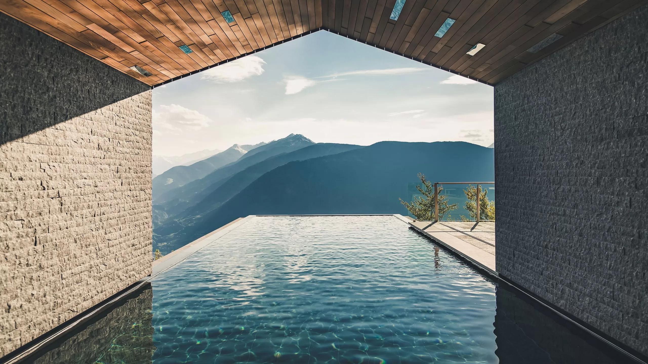 أفضل 13 فندقًا في دولوميت، منطقة الجبال الساحرة في إيطاليا scaled