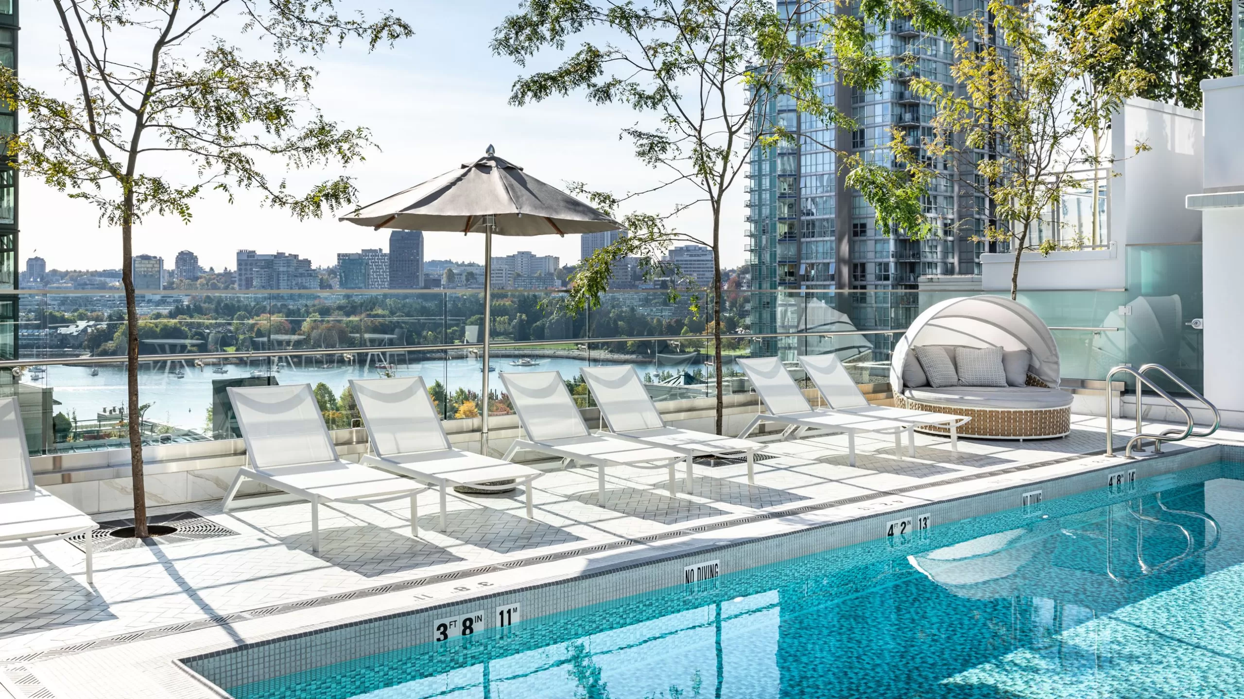 أفضل 16 فندقًا في فانكوفر، من جزيرة غرانويل إلى غاستاون scaled