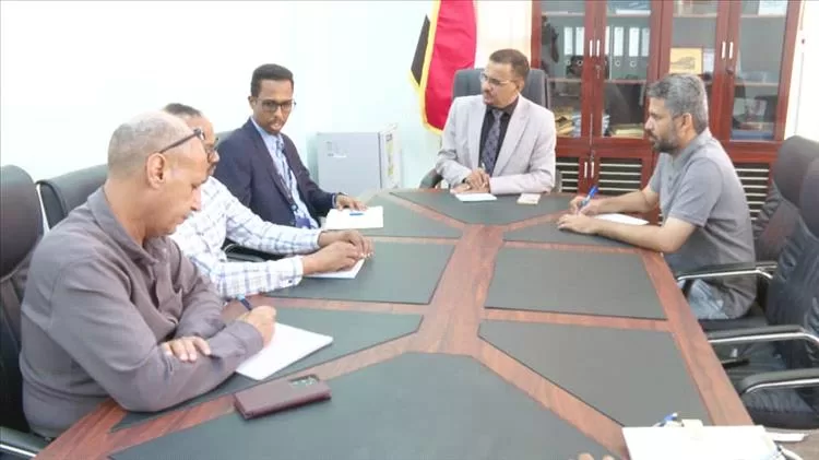 الأمين العام لمحلي حضرموت يناقش التدخلات في المشاريع الزراعية المنفذة من منظمة (الفاو)