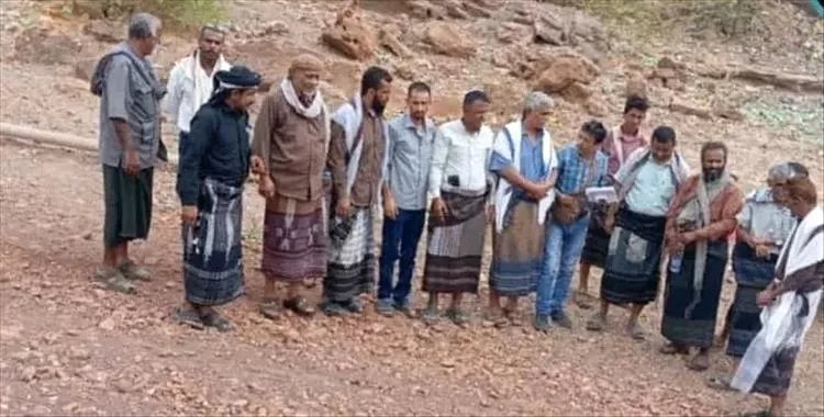 بتوجيهات محافظ شبوة .. مدير عام حبان يدشن مع الفريق الهندسي دراسة أولية لسفلتة طريق العرم – هدى